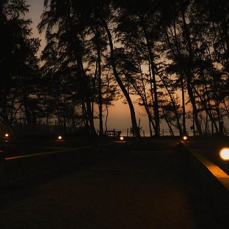White Sand Beach Stay Resort Kumta Eksteriør billede