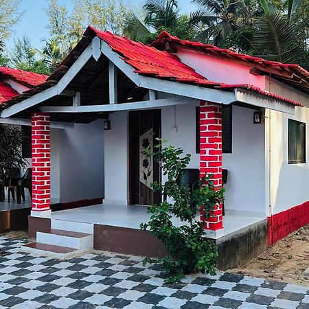 White Sand Beach Stay Resort Kumta Eksteriør billede