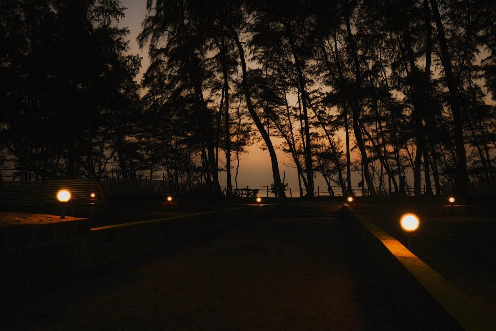 White Sand Beach Stay Resort Kumta Eksteriør billede