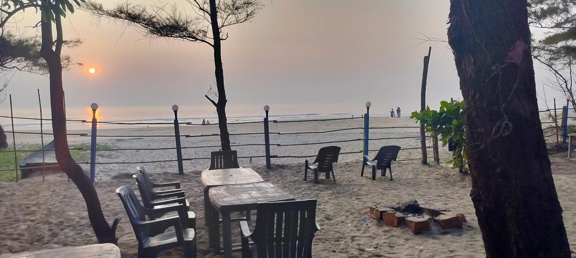 White Sand Beach Stay Resort Kumta Eksteriør billede